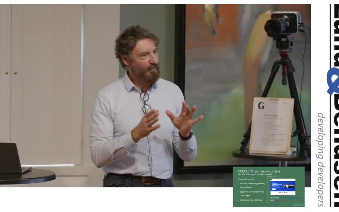 Stefano Vincenti holdt oplægget "AI - Byg en hjemmeside med GitHub Copilot og vibe coding – erfaringer fra DSB"
